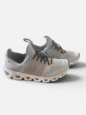 On Cloud Running Shoes Gray Pink Women’s Size 10 US 42 EU